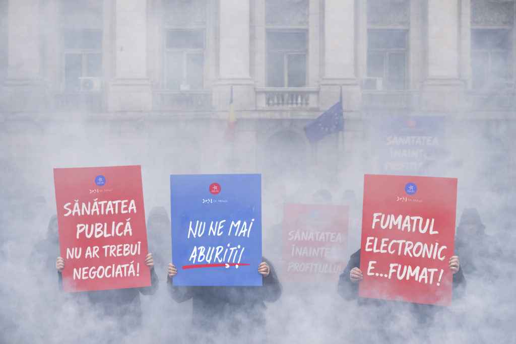 Fără fumat electronic în interior - hai cu noi la ministerul Sănătății